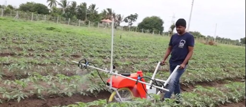 Maharashtra Farmer designs spray pumps for agriculture with the help of BYST